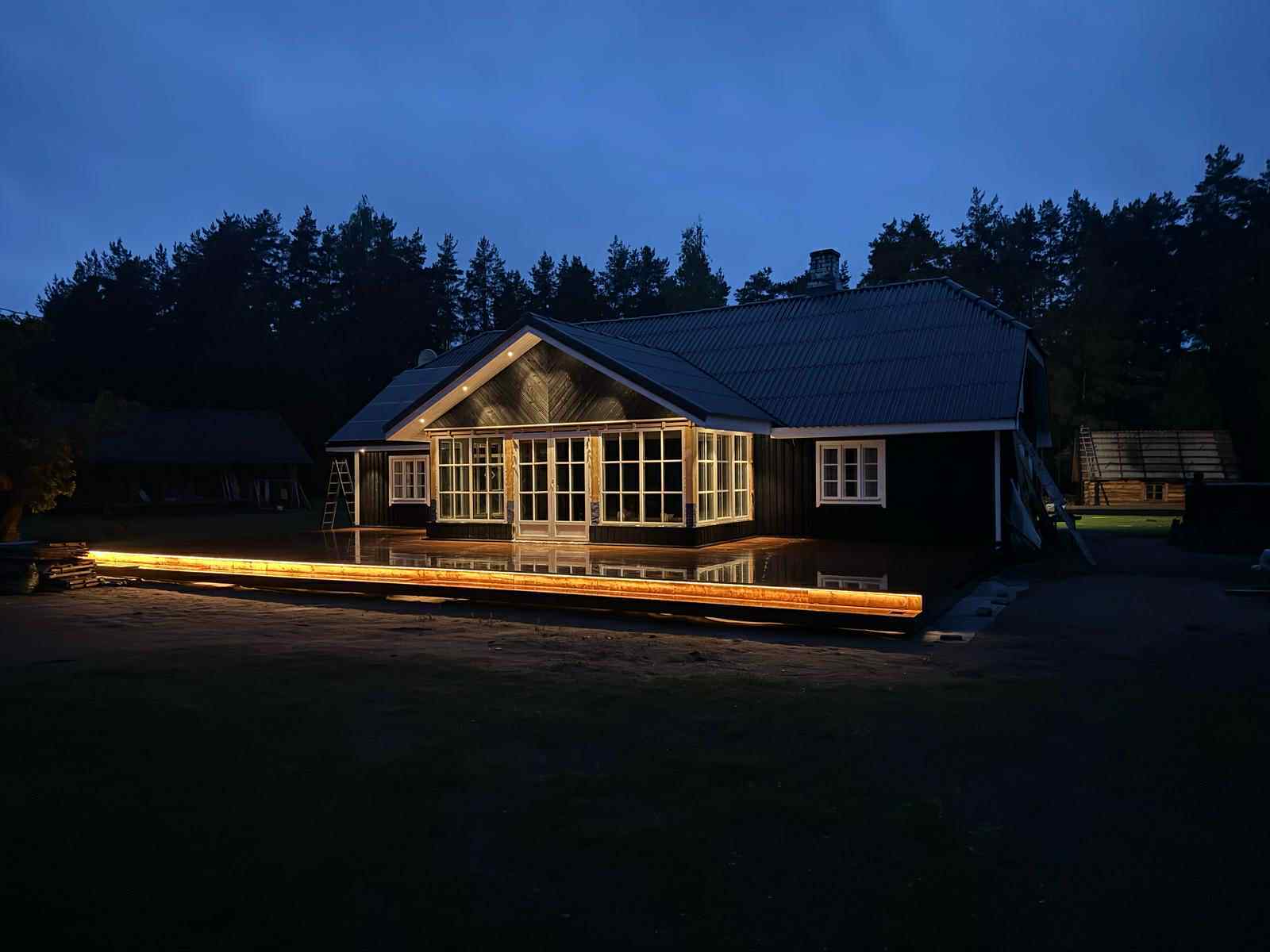 terrassi valgustus Katuspeale