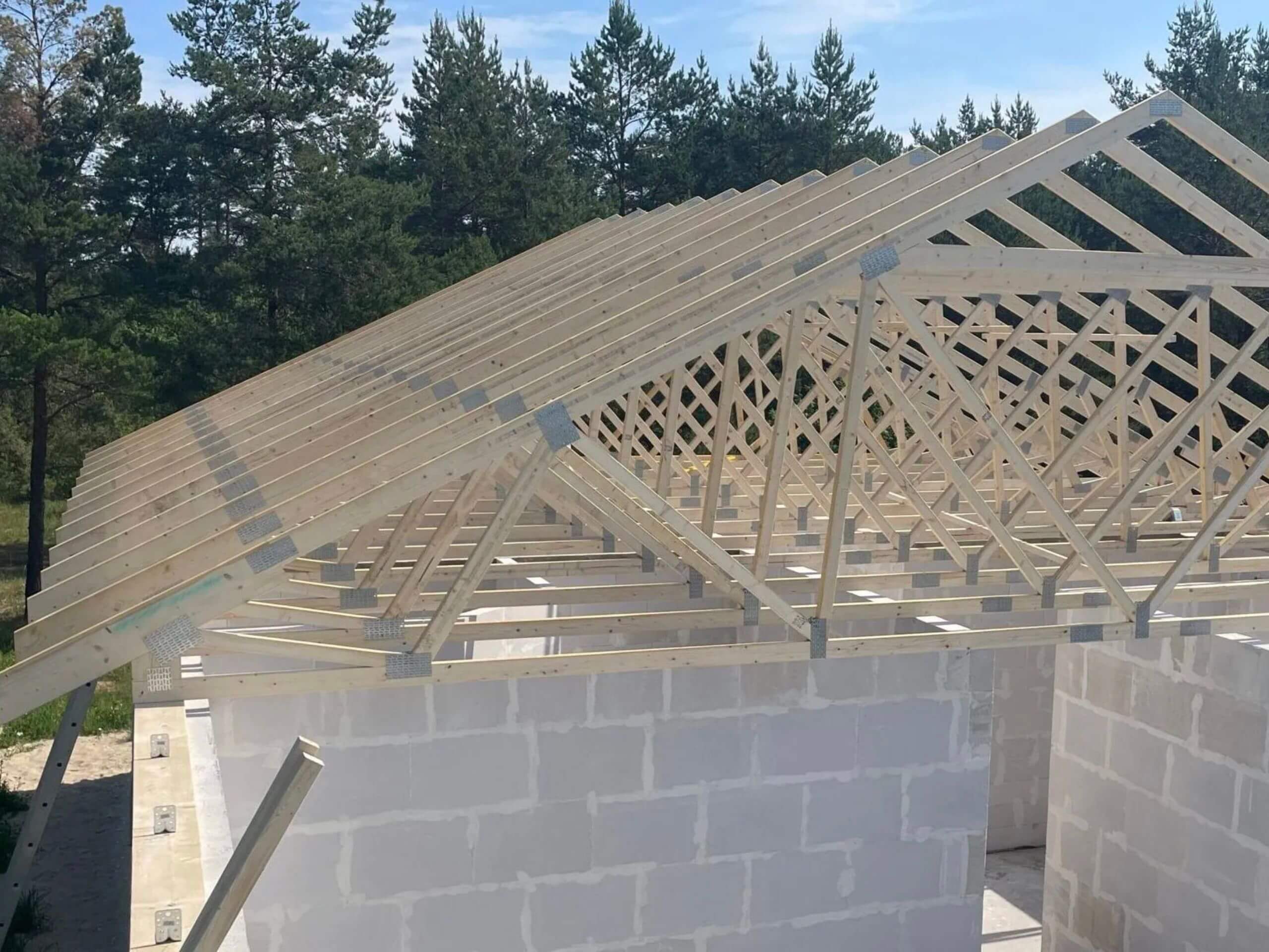 Katusefermide paigaldus eramajale – Katuspeale