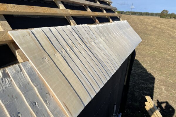 Laastukatus, laastukatuse paigaldus, värske laast